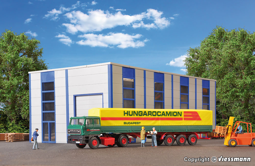 RABA 2-axle tractor with HUNGAROCAMION tarpaulin semi-trailer, Kibri kit